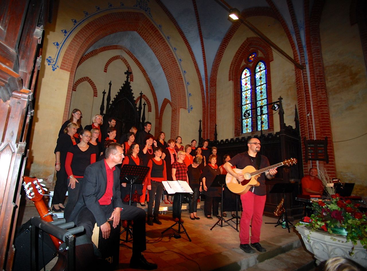 heartChor in der Kirche Minzow 2014