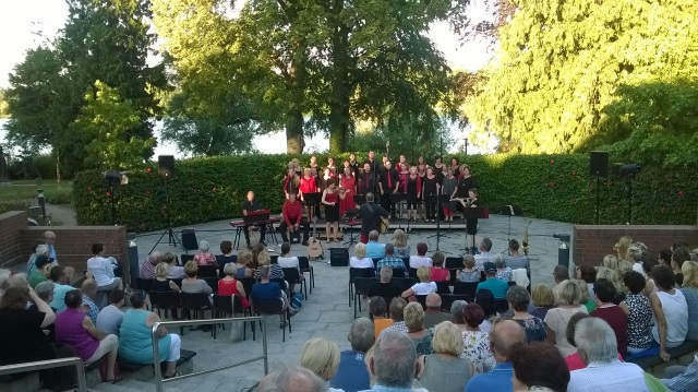 Konzert des heartChors Röbel im Bürgergarten