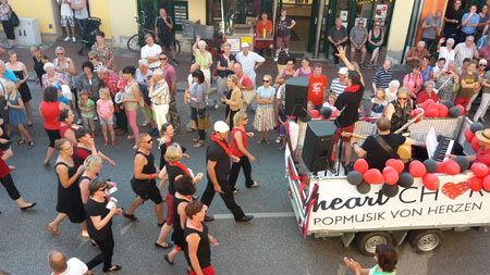 heartChor beim Festumzug